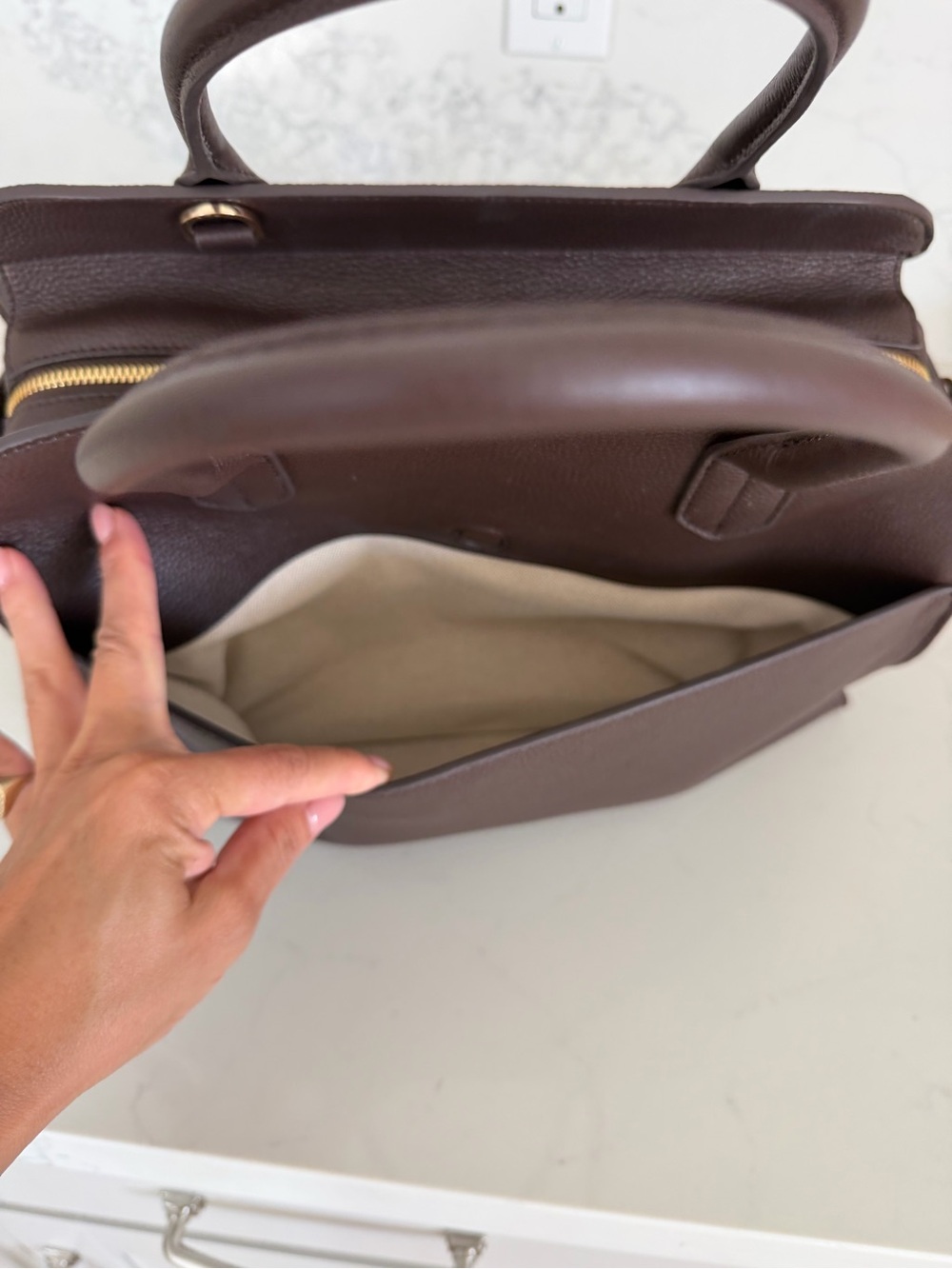 Quince Italian Leather Essential Satchel Tote - Picture 7 of 12